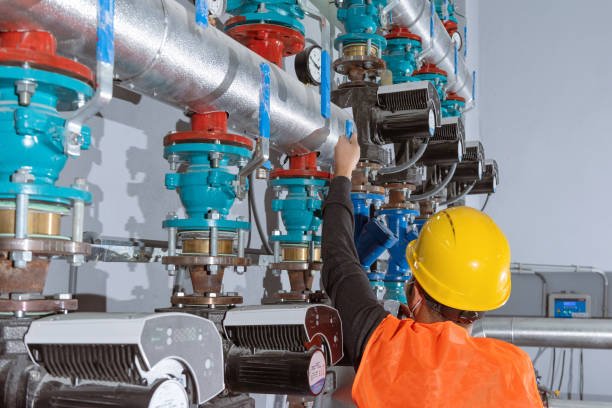 Manual worker man Maintenance and Troubleshooting of Hydraulic Valves in factory