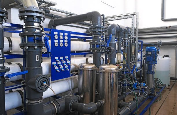 Flow Control wastewater treatment facility with water pipes